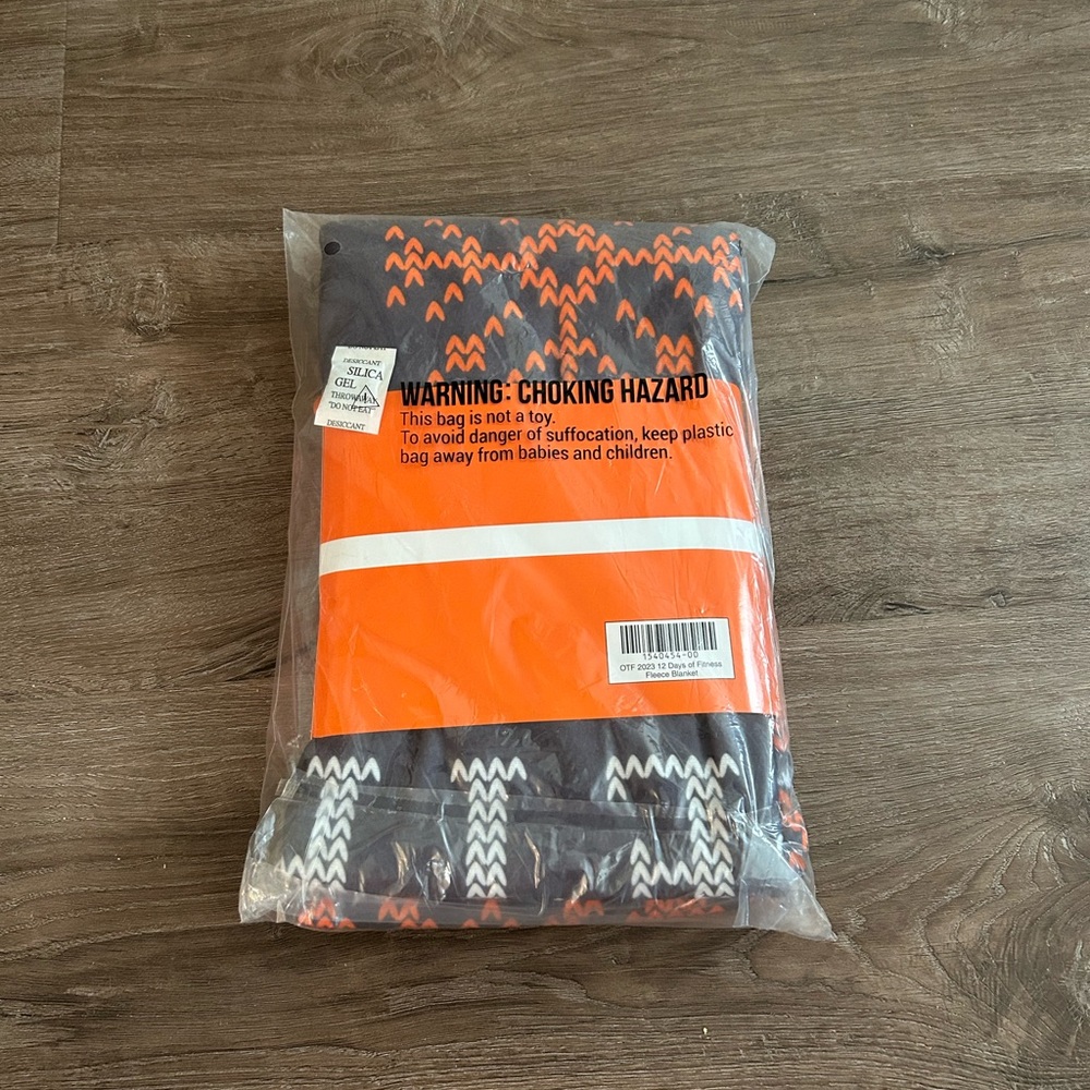 NWT Orangetheory Orange and Gray Fleece Blanket size 50 x 58 - Picture 2 of 2